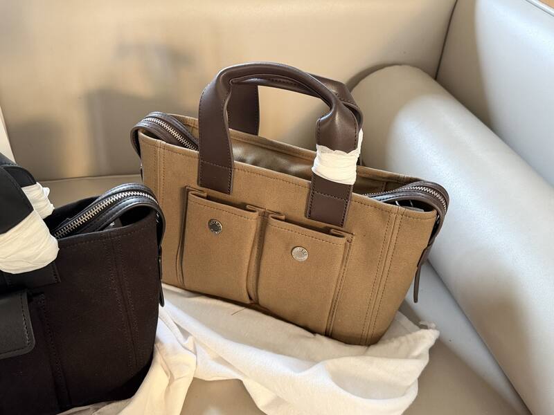 Prada Brown 25x18x10cm shoulder bag — AAA Quality Replica