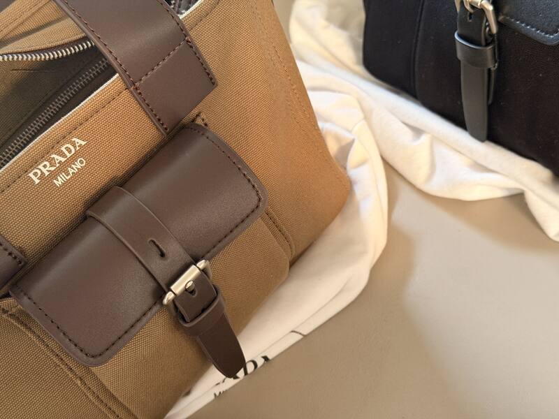 Prada Brown 25x18x10cm shoulder bag — AAA Quality Replica