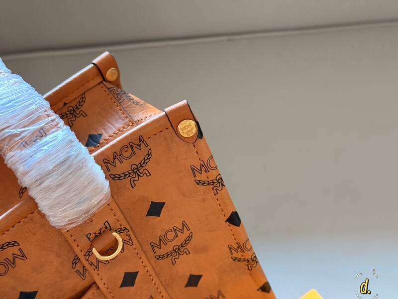MCM Monogram 25x18x10cm shoulder bag — Premium Replica