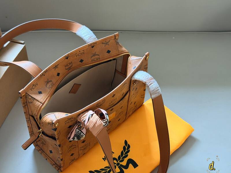 MCM Monogram 25x18x10cm shoulder bag — Premium Replica