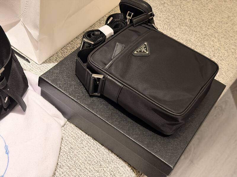 Prada Black shoulder bag — 1:1 Replica