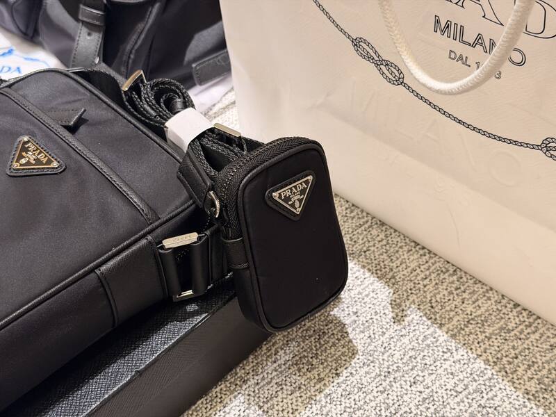 Prada Black shoulder bag — 1:1 Replica