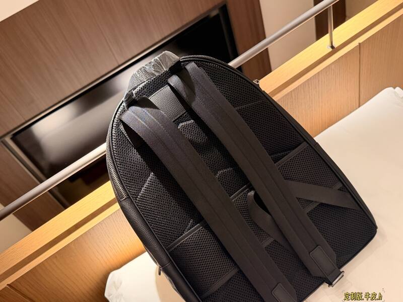 Coach Black shoulder bag — 1:1 Replica