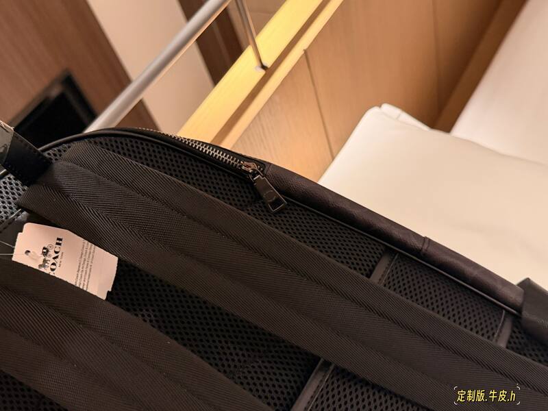 Coach Black shoulder bag — Premium Replica