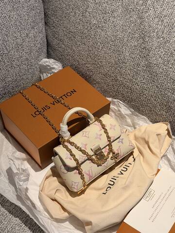 MCM Monogram 18x12cm shoulder bag 1 1 Replica
