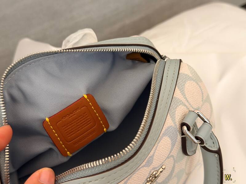 Coach Monogram 25x18x10cm shoulder bag — Premium Replica