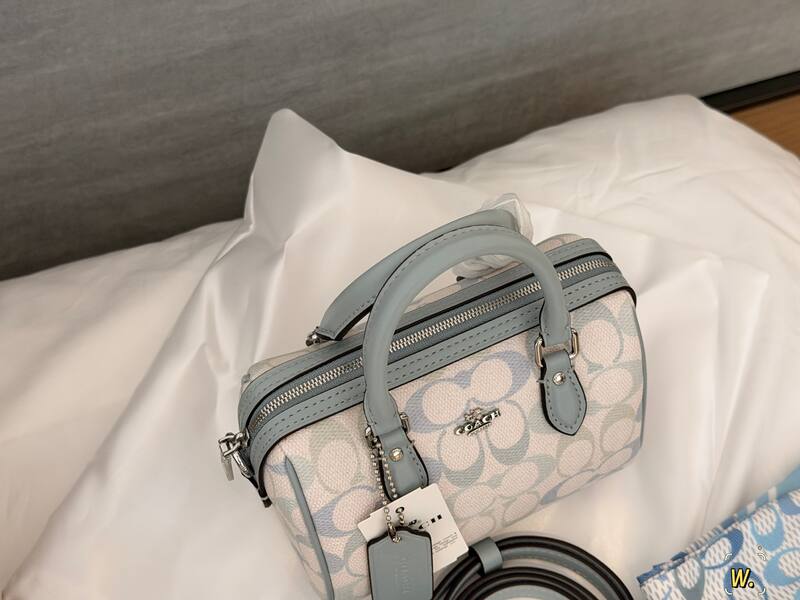Coach Monogram 25x18x10cm shoulder bag — Premium Replica