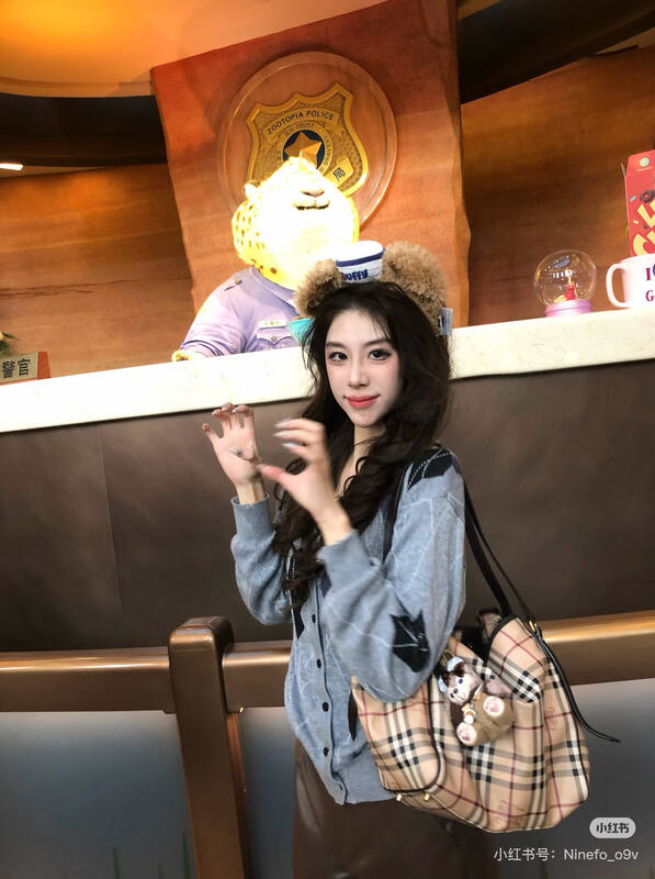 Burberry Black shoulder bag — AAA Quality Replica