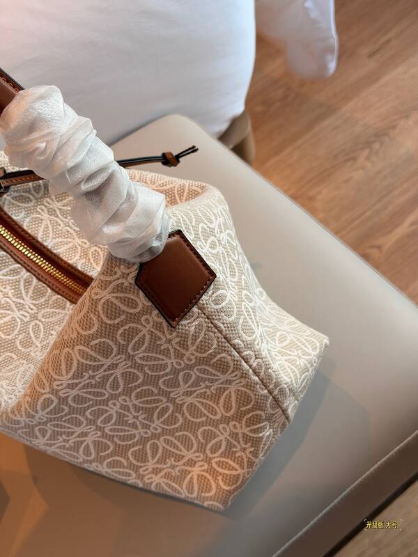 Loewe Brown 40x30x16cm shoulder bag — 1:1 Replica