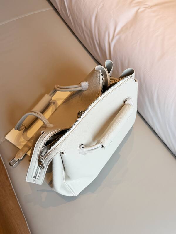 Loewe White shoulder bag — Top Quality Replica