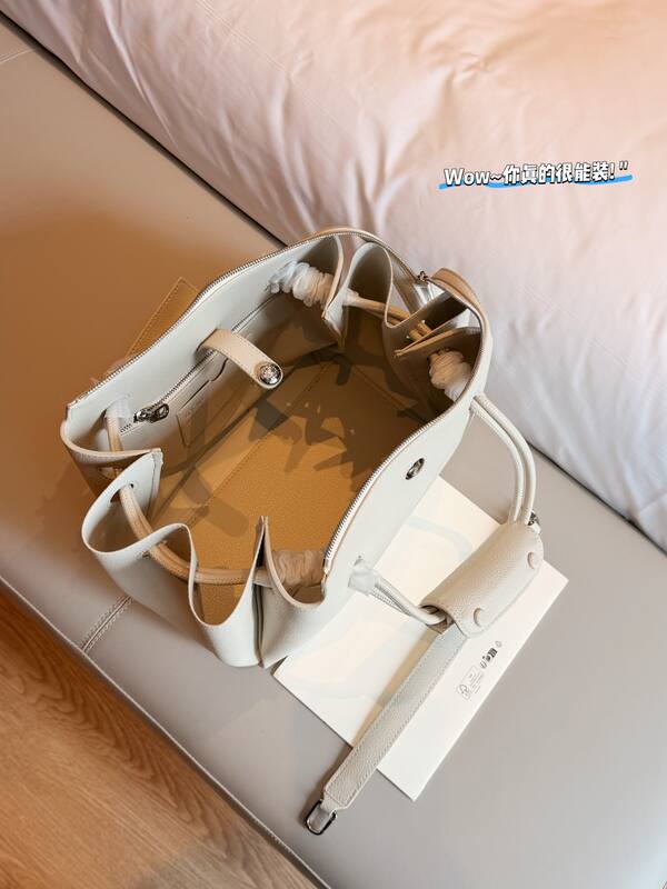 Loewe White shoulder bag — Top Quality Replica