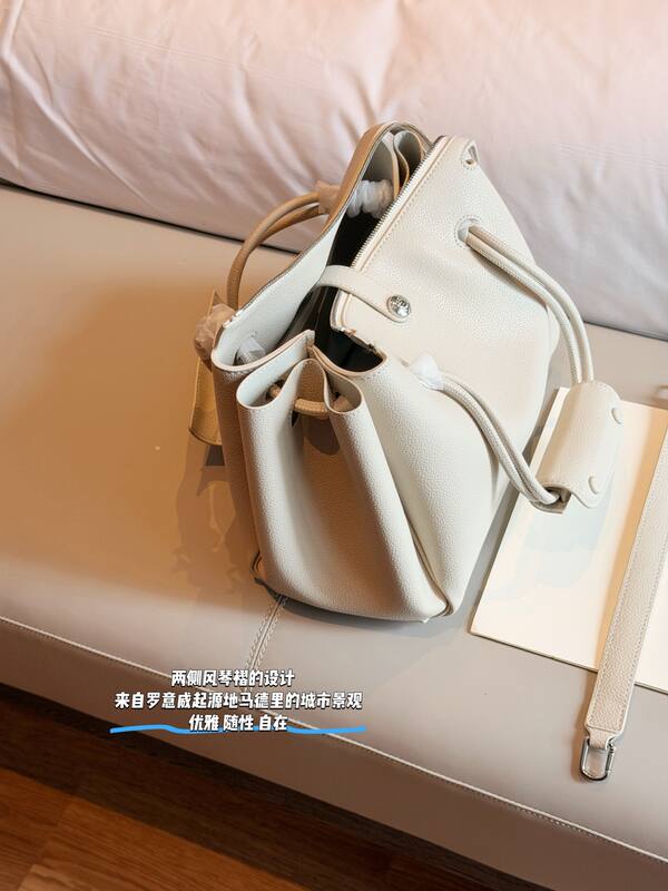 Loewe White shoulder bag — Top Quality Replica
