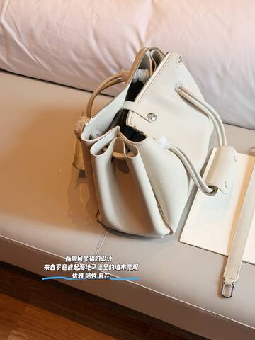 Loewe White shoulder bag Top Quality Replica