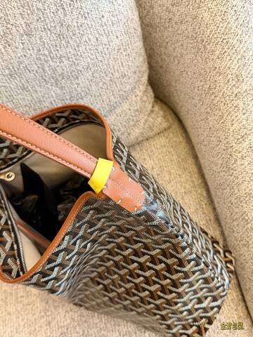 Goyard Brown shoulder bag AAA Quality Replica
