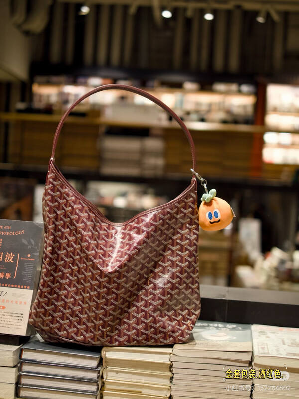 Goyard Red shoulder bag — Top Quality Replica
