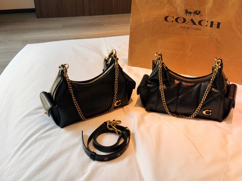 Coach Juliet Black leather gold hardware crossbody — Premium Replica