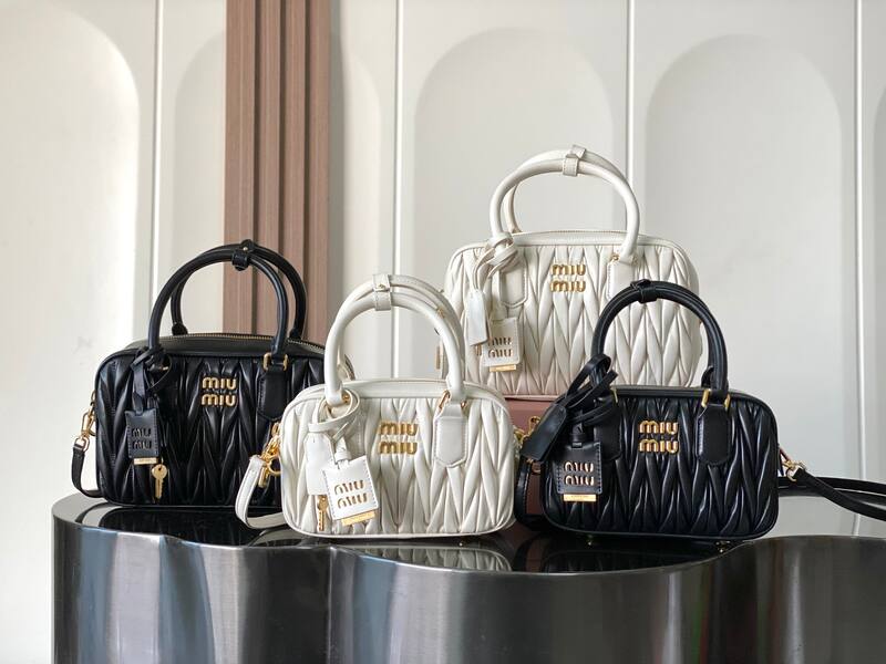 Miu Miu Black shoulder bag — Top Quality Replica