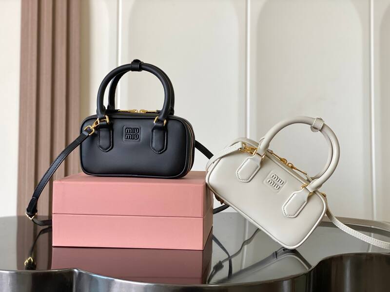 Miu Miu Black shoulder bag — Top Quality Replica