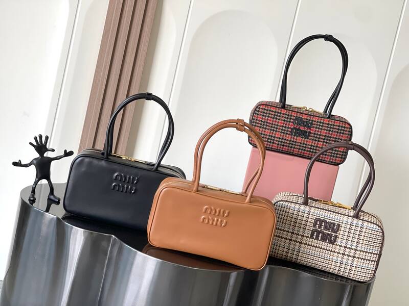 Miu Miu Black shoulder bag — Top Quality Replica