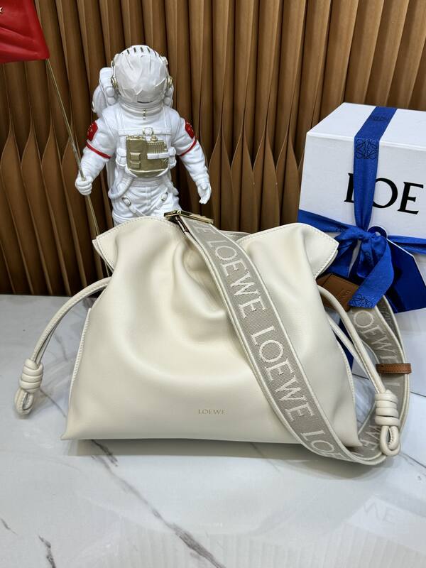Loewe White shoulder bag — AAA Quality Replica