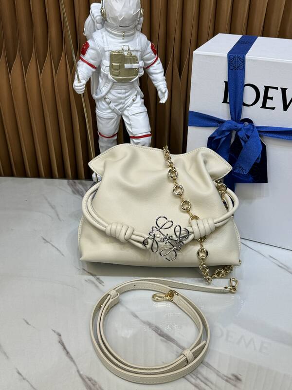 Loewe White shoulder bag — AAA Quality Replica