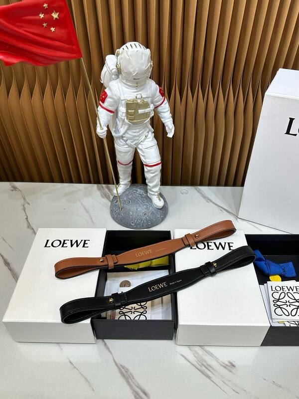 Loewe White shoulder bag — AAA Quality Replica