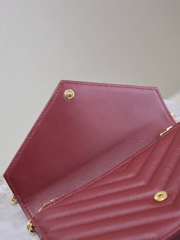 Saint Laurent Red everyday — Premium Replica