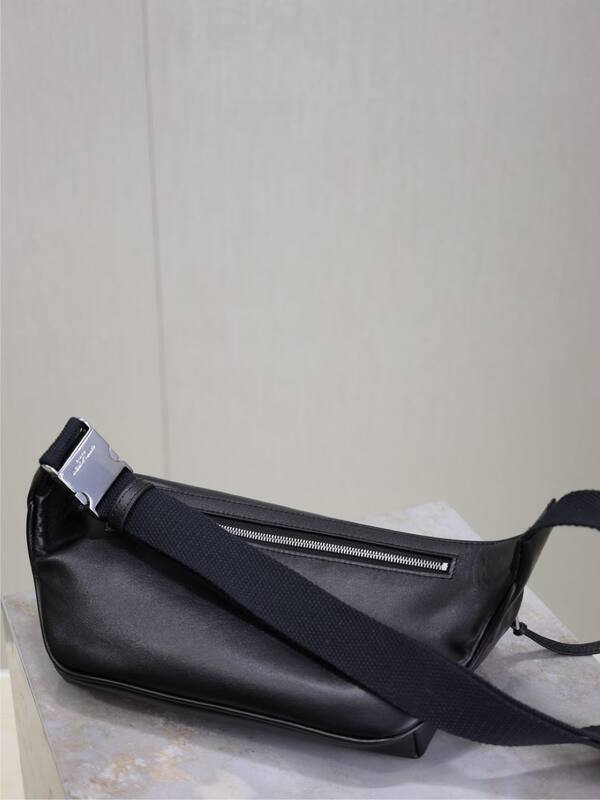 Saint Laurent Black everyday — Premium Replica
