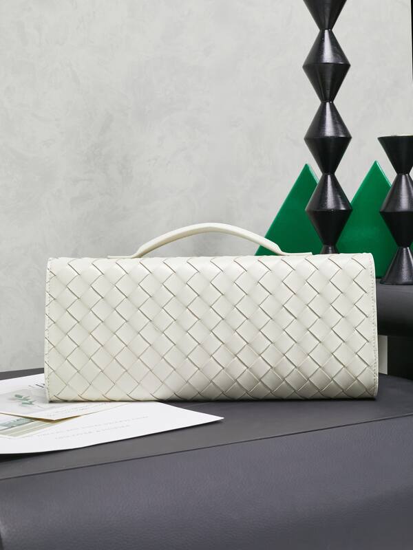Bottega Veneta White shoulder bag — AAA Quality Replica
