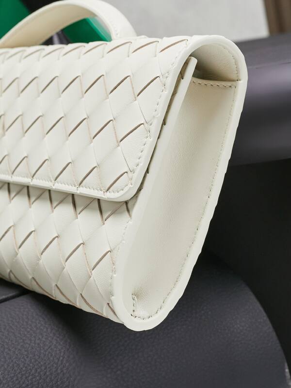 Bottega Veneta White shoulder bag — AAA Quality Replica