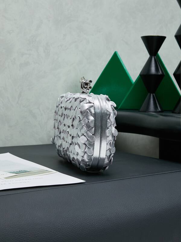 Bottega Veneta Silver shoulder bag — 1:1 Replica