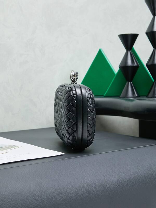 Bottega Veneta Black shoulder bag — Premium Replica