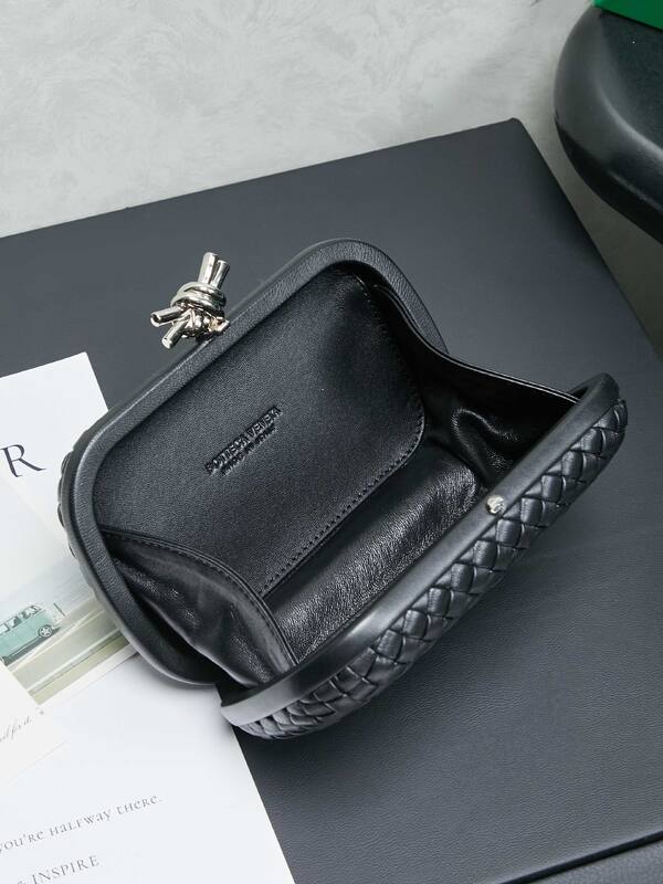 Bottega Veneta Black shoulder bag — Premium Replica