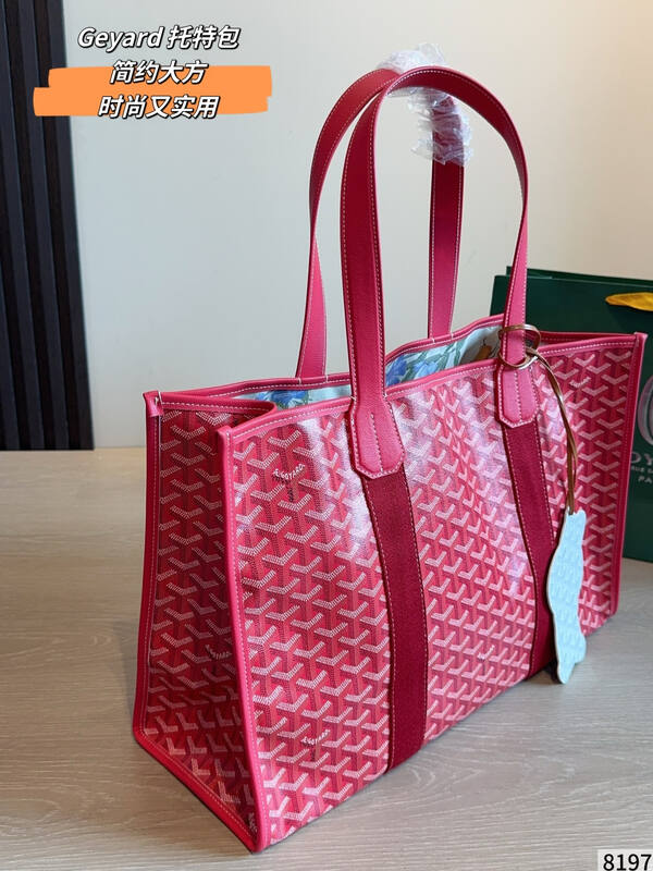 Goyard Red shoulder bag — Top Quality Replica