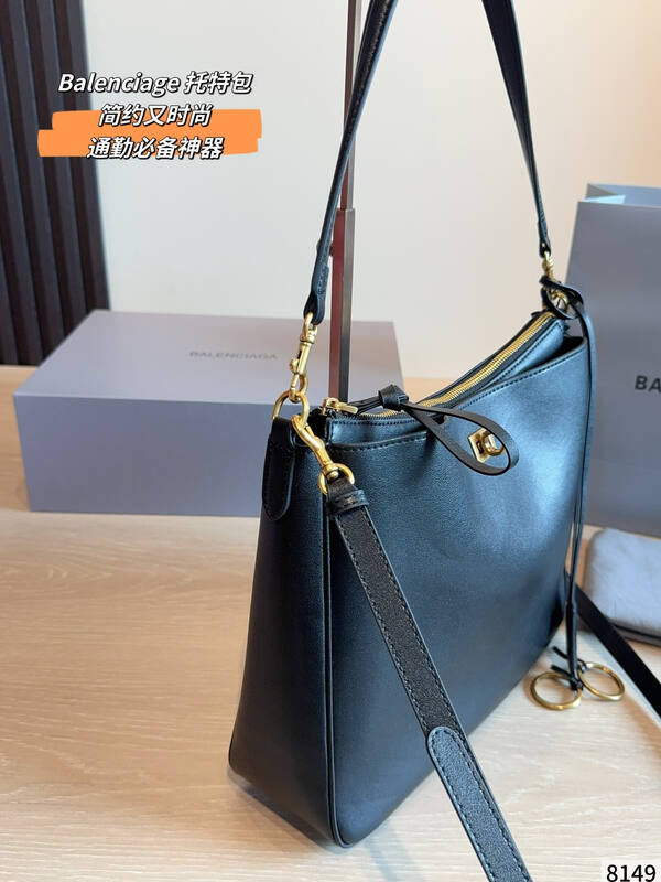 Balenciaga Black shoulder bag — AAA Quality Replica