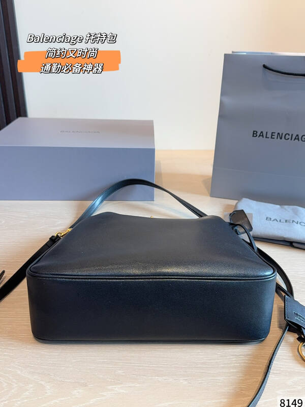 Balenciaga Black shoulder bag — AAA Quality Replica