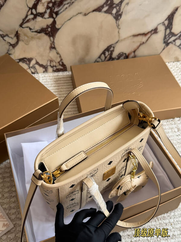 MCM Toni Visetos shoulder bag — AAA Quality Replica