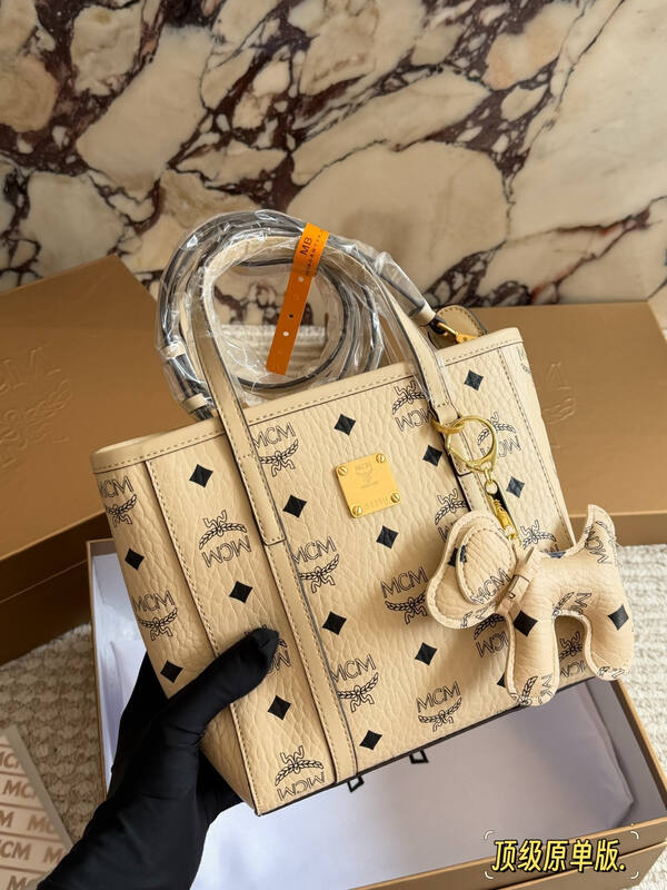 MCM Toni Visetos shoulder bag — AAA Quality Replica