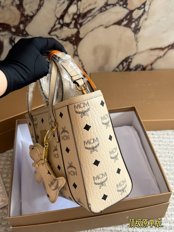 MCM Toni Visetos shoulder bag — AAA Quality Replica