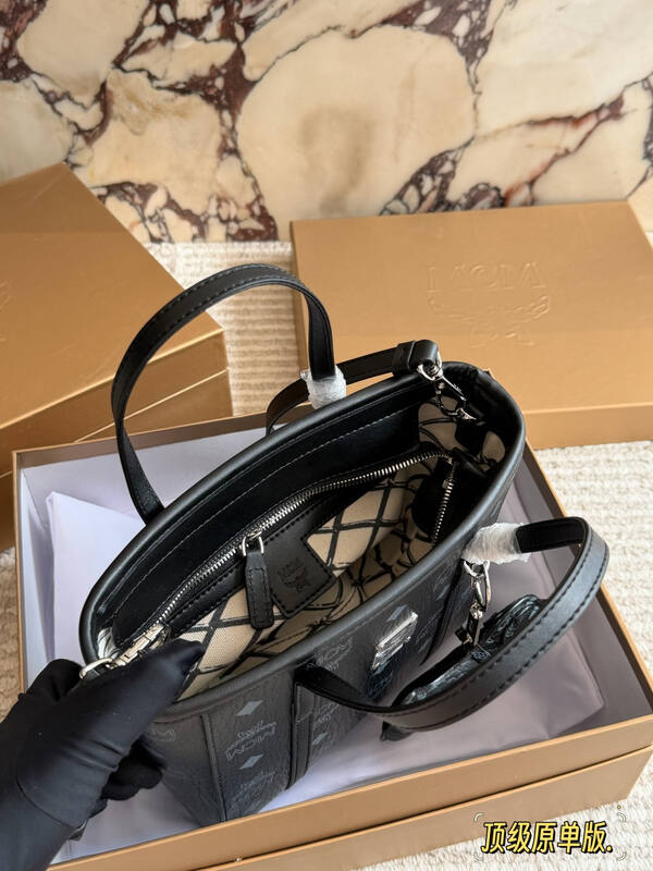 MCM Toni Visetos shoulder bag — Top Quality Replica