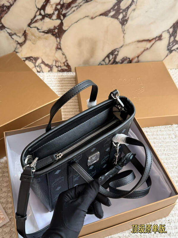 MCM Toni Visetos shoulder bag — Top Quality Replica