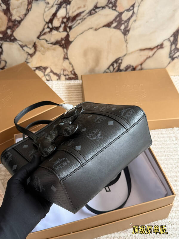 MCM Toni Visetos shoulder bag — Top Quality Replica