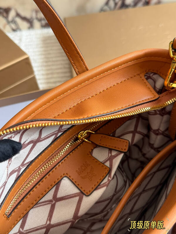 MCM Toni Visetos shoulder bag — Top Quality Replica