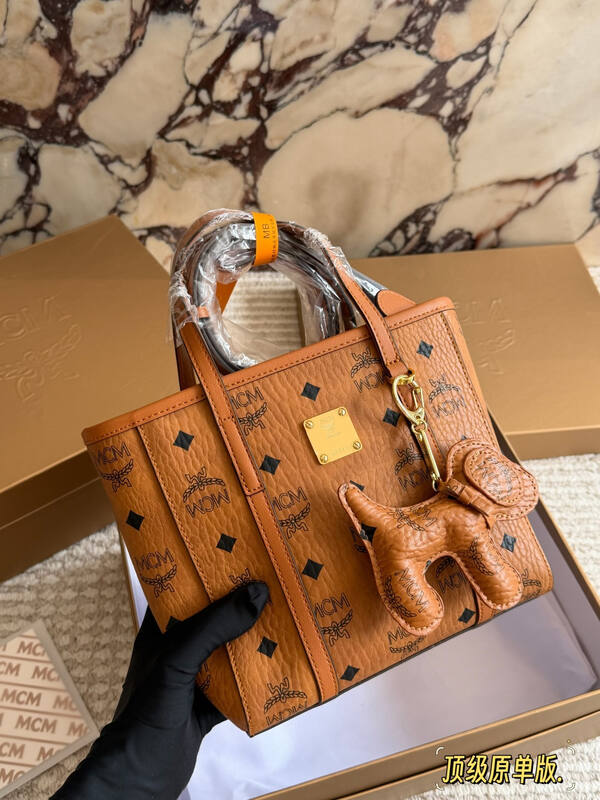 MCM Toni Visetos shoulder bag — Top Quality Replica