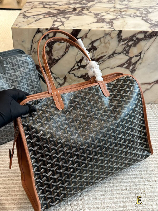 Goyard Black shoulder bag — AAA Quality Replica