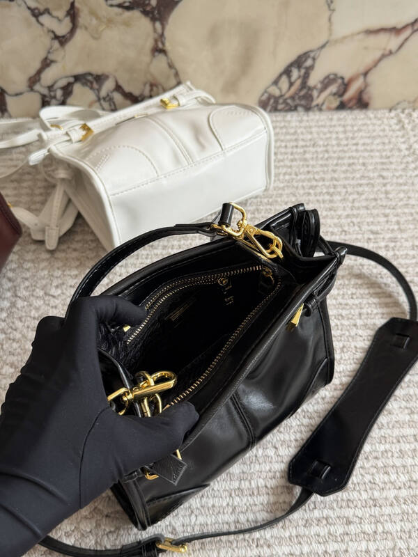 Prada Black 25x18x10cm shoulder bag — 1:1 Replica
