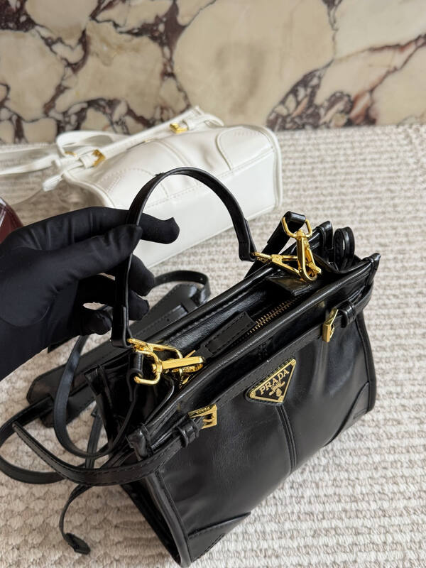 Prada Black 25x18x10cm shoulder bag — 1:1 Replica