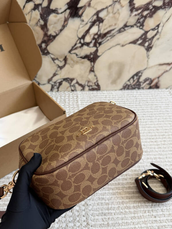 Coach Brown shoulder bag — 1:1 Replica