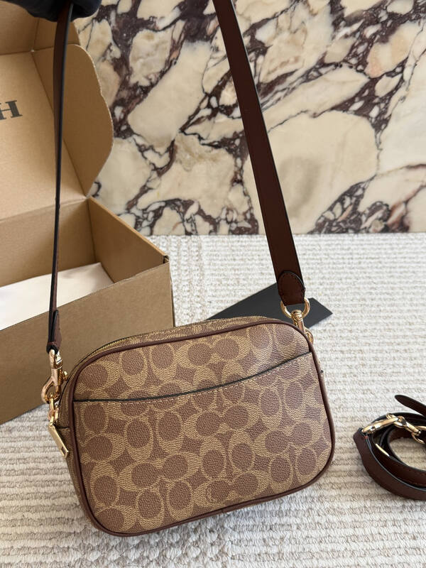 Coach Brown shoulder bag — 1:1 Replica
