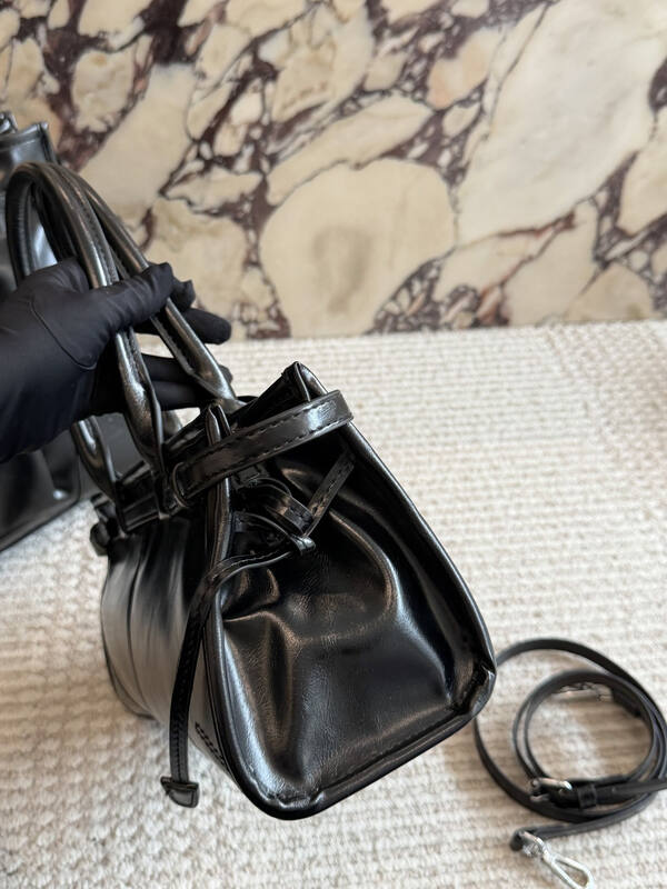 Prada Black shoulder bag — 1:1 Replica